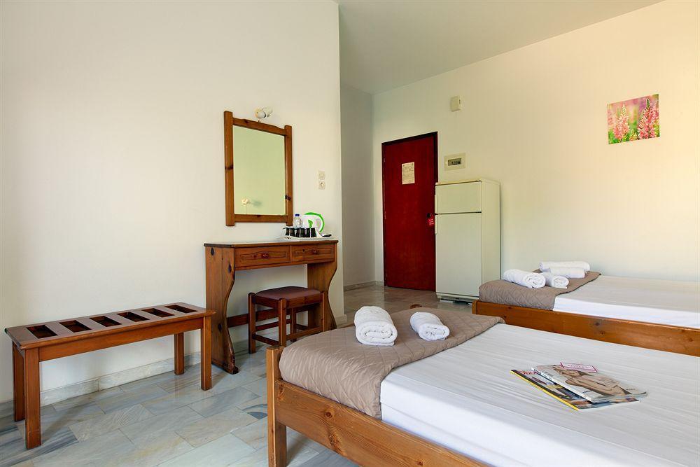 Revekka Rooms Kissamos Exterior photo