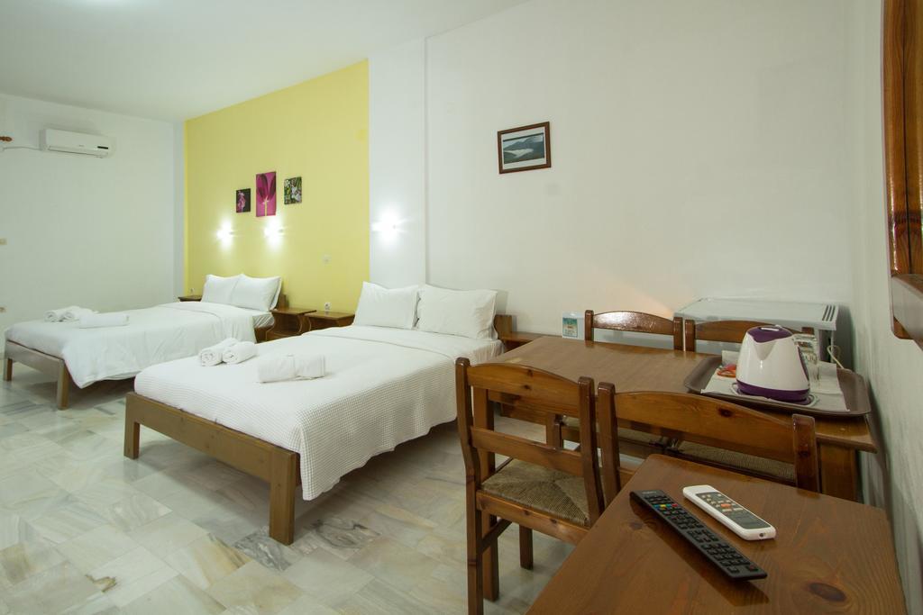 Revekka Rooms Kissamos Exterior photo
